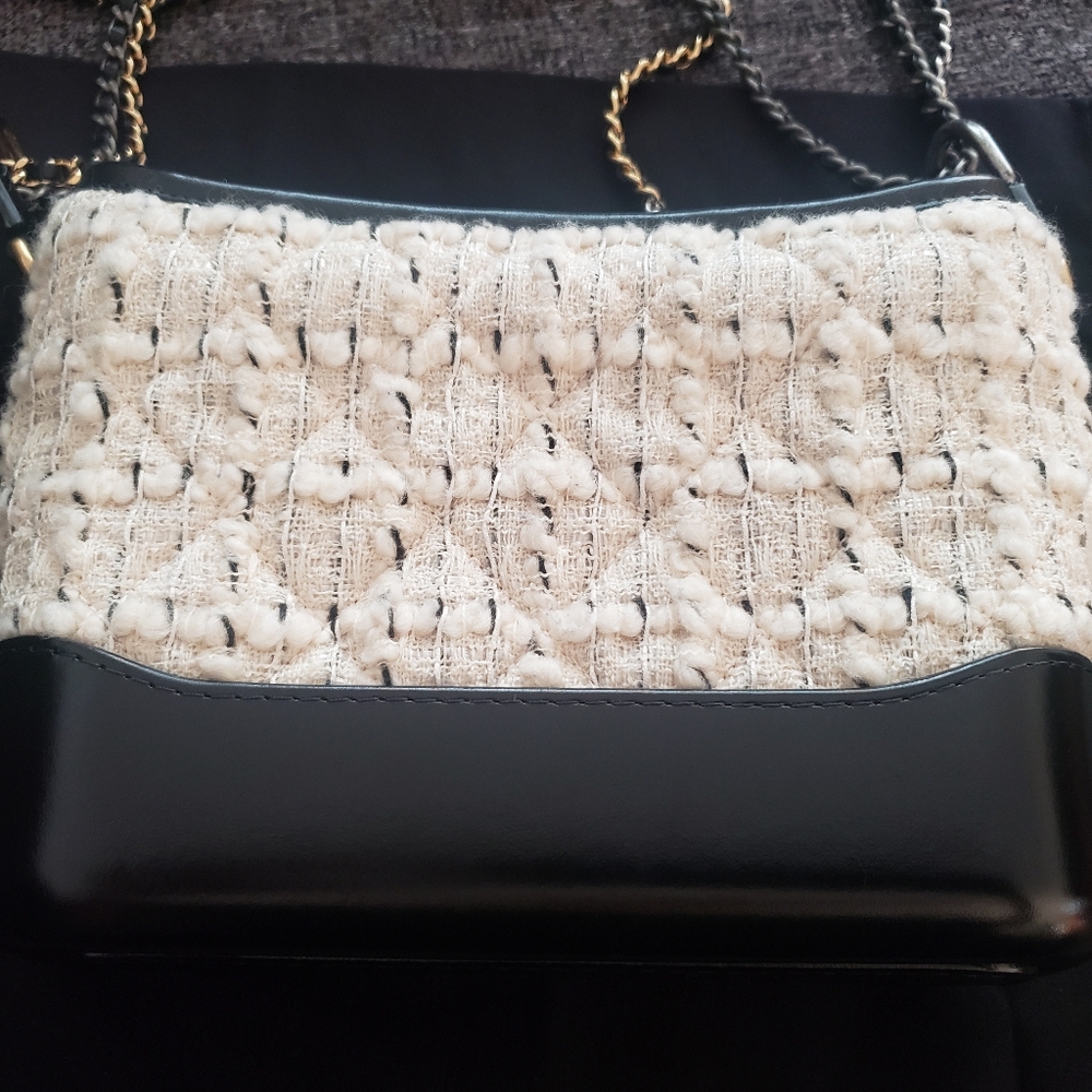 FINAL WEEKEND!NWOT Authentic Chanel Ivory Tweed & Black Calfskin Small Gabrielle - Picture 12 of 12